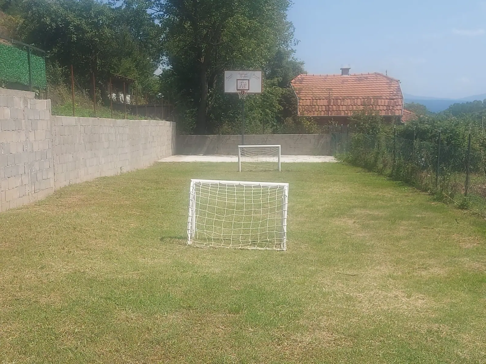 Teren za mali fudbal i basket