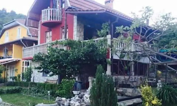 Vila Emili — smeštaj u okolini Bovanskog jezera